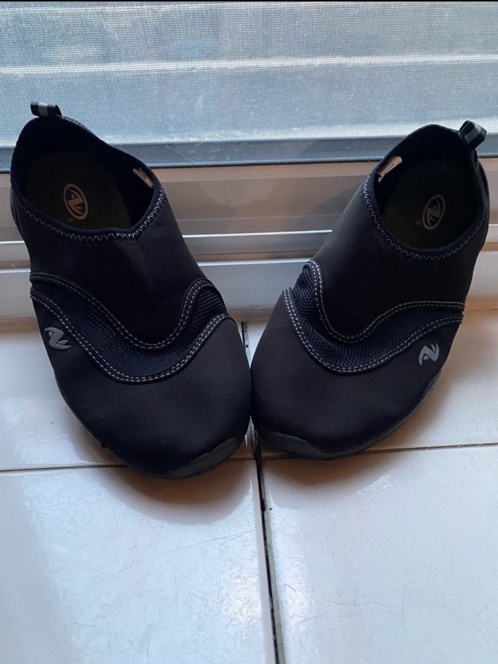 Men's Black Slip-On Water Shoes  - non slip rubber soles - size 9-10